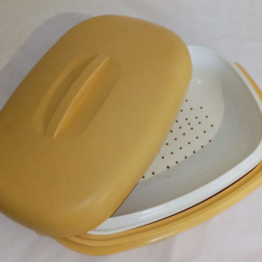 Vintage Tupperware Golden Harvest Veggie Steamer